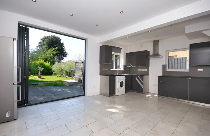 Best Uses of Aluminium Folding Doors in UAE for Villas