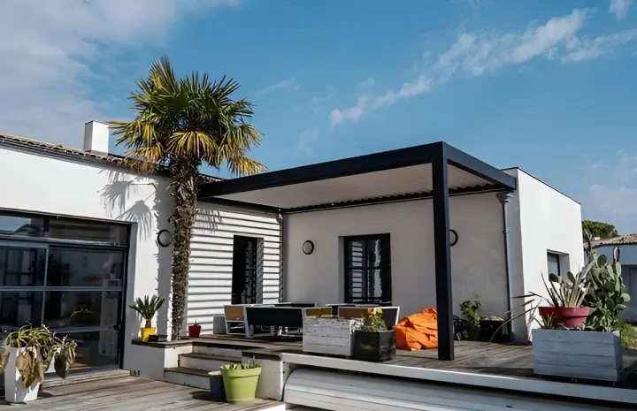 Transform Your Outdoor Space with Aluminium Pergola Installation Services