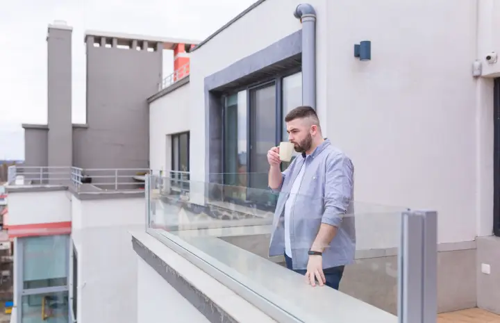 Aluminium Balcony Installation Dubai – Why Professionals Matter