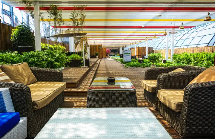 Shaded Pergola Installation for Commercial Spaces