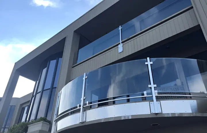 Top Finishing Options for Aluminium Balconies in Dubai Homes