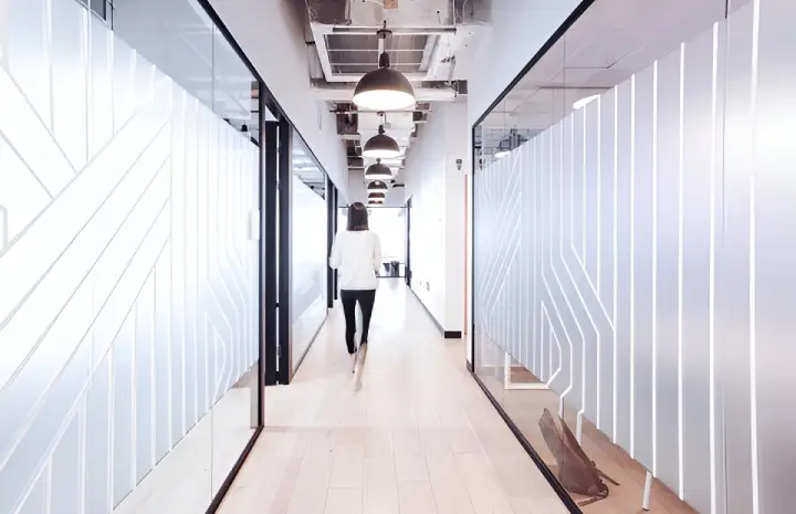 2025 Office Interiors: Mixing Aluminium Frames with Frosted Glass