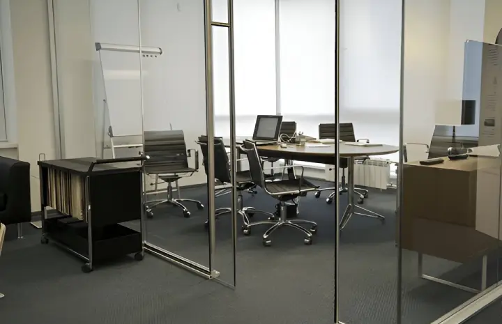 How Sliding Glass Walls Redefine Workplace Collaboration