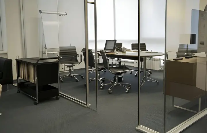 Interior Sliding Glass Partitions – A 2025 Office Design Trend