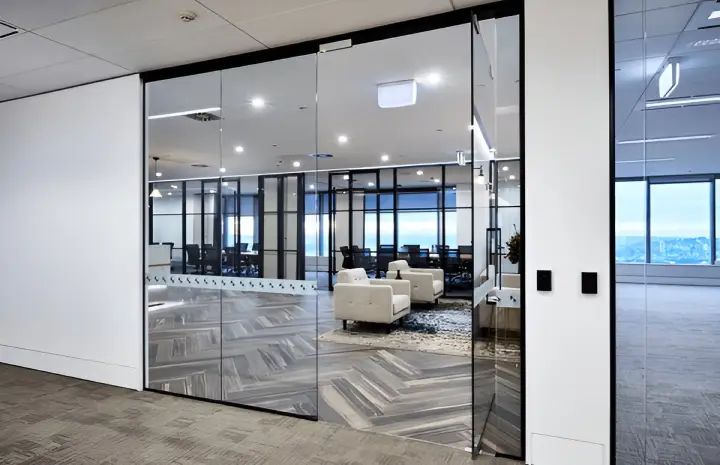 Movable Glass Dividers – The Secret to Future-Proof Workspaces