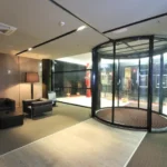 Art of Glass Wall Design: How Curved Shapes Elevate Interiors