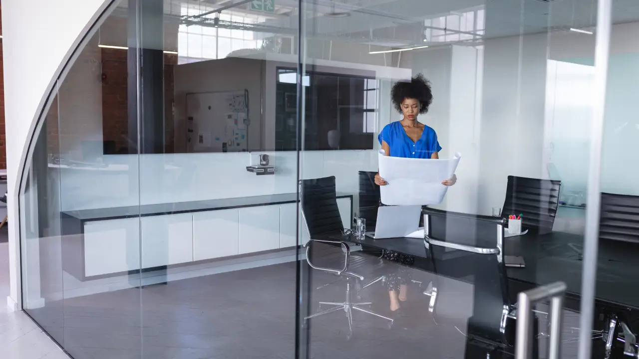 Designing the Perfect Office with Frameless Glass Panels