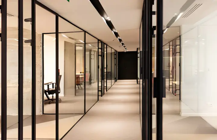 Expert Tips for Smooth Glass Frame Setup