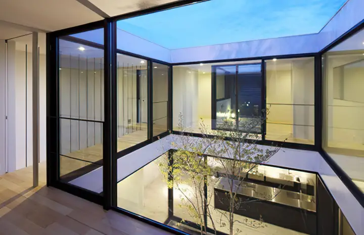 Flexible Design with Aluminium Partition Wall Extensions