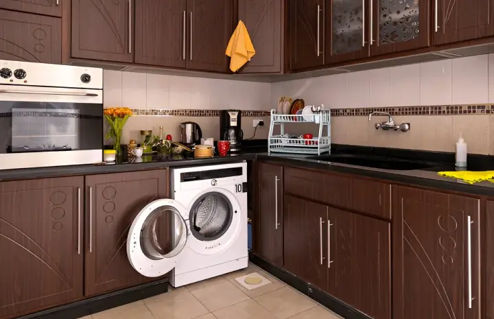 How Brown Aluminum Kitchen Cupboards Add Everyday Elegance
