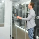 Modern Ideas for Office Glass Partition Installation