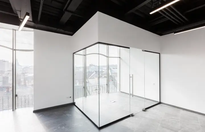 Retrofitting Existing Offices with Smart Glass Wall Cabin Systems